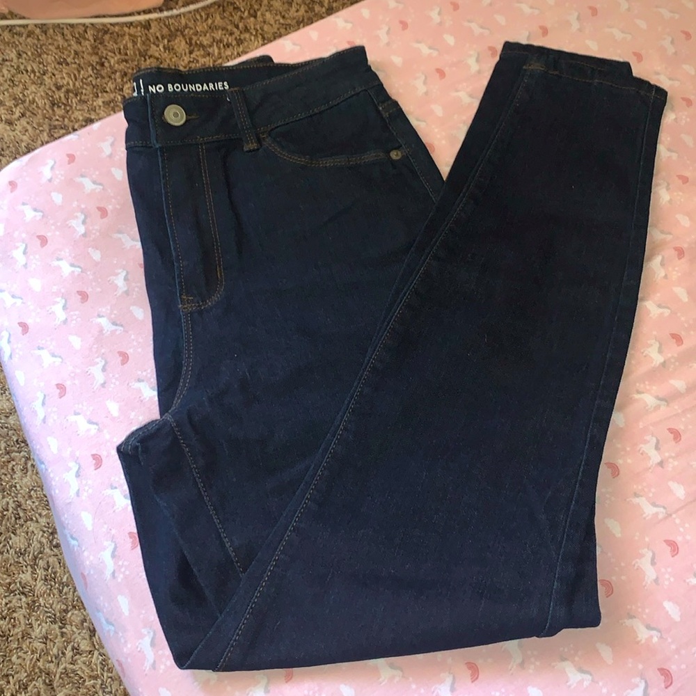 No boundaries dark denim jeans